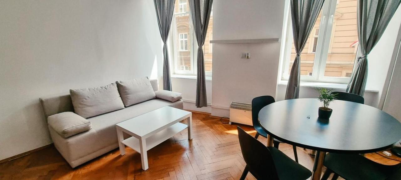 Batorego Apartment Красков Екстериор снимка